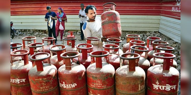 LPG Price Hike: दिल्ली से चेन्नई तक महंगा हुआ गैस सिलेंडर, अब इतनी हुई कीमतें